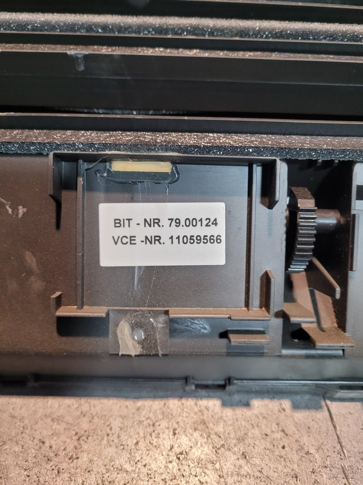 New OEM VOLVO VOE11059566 11059566 SHUTTER