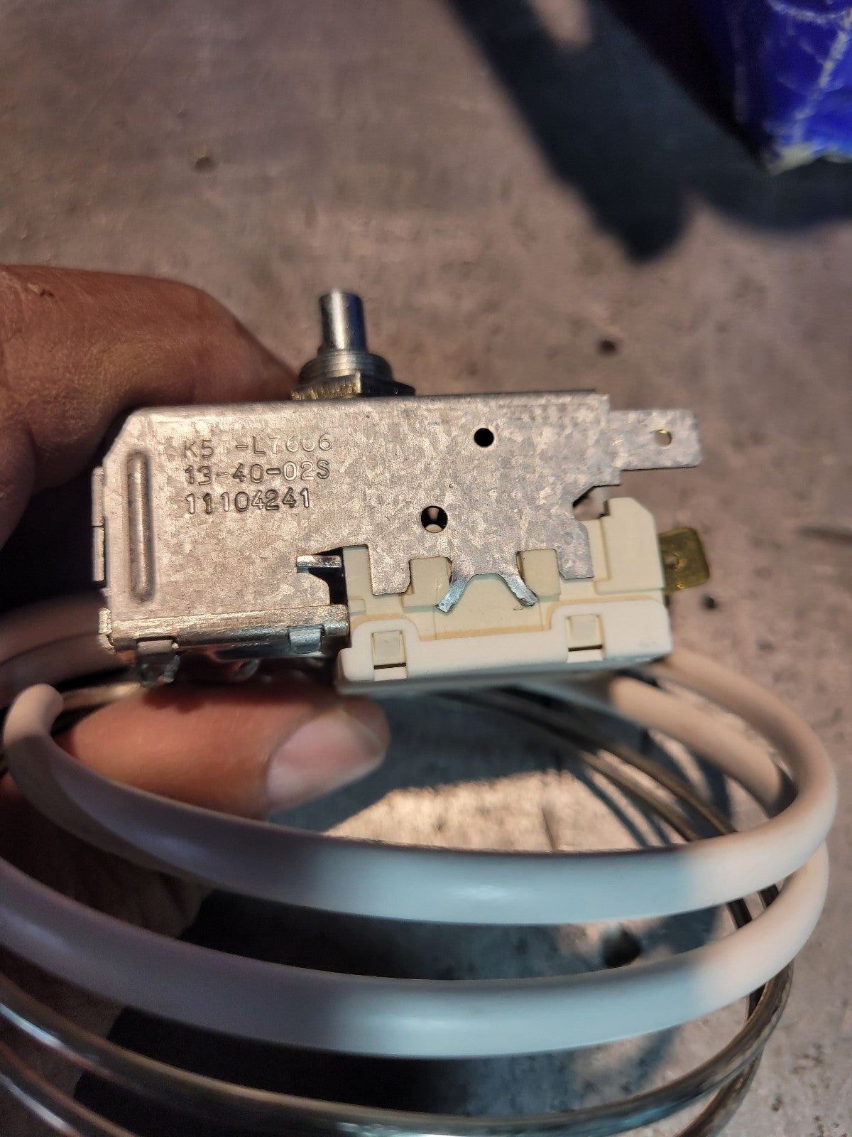 New VOE11104241 11104241 VOLVO THERMOSTAT TEMPERATURE SWITCH