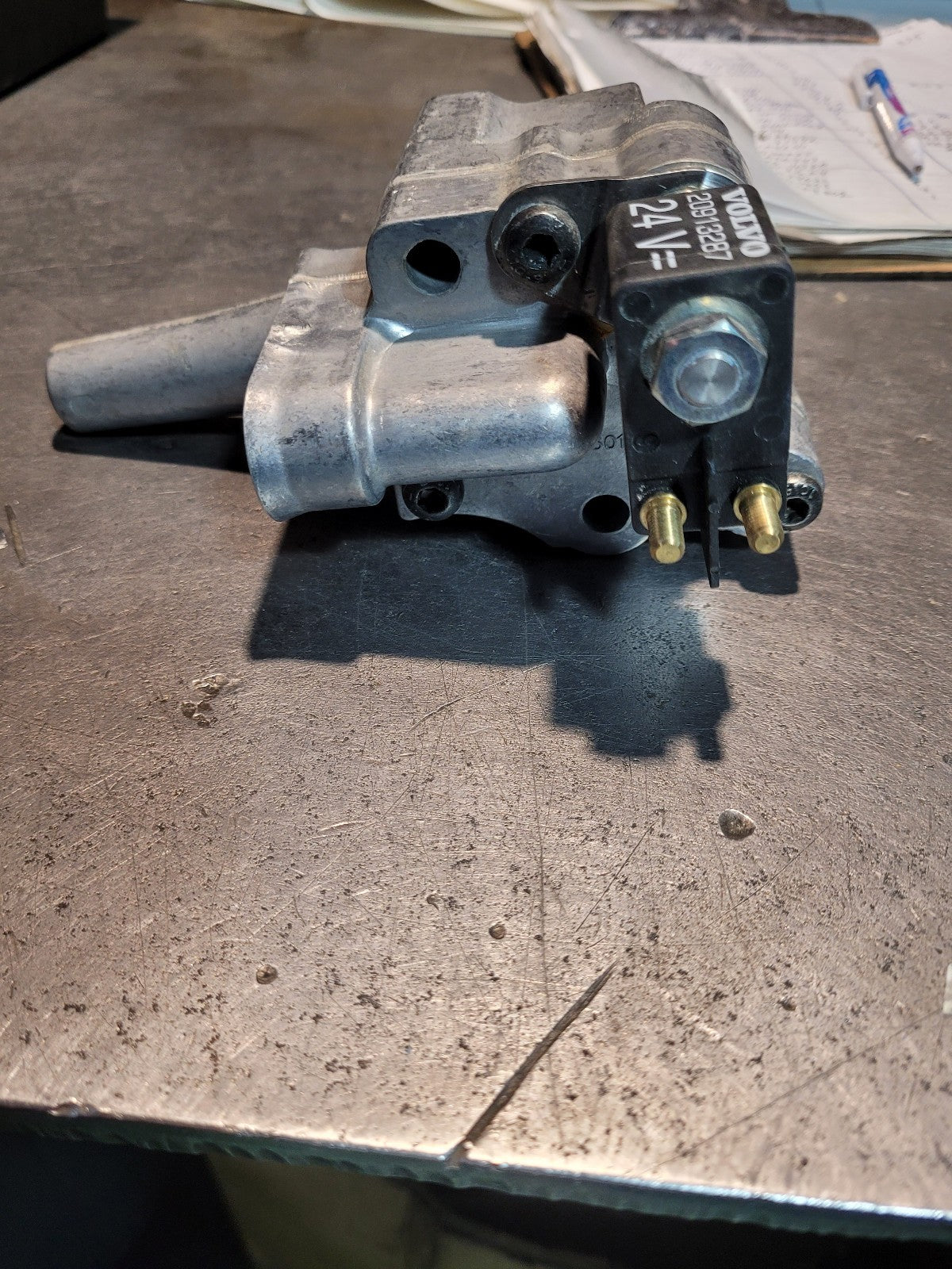 New GENUINE VOLVO VOE20556016 20556016 CONTROL VALVE