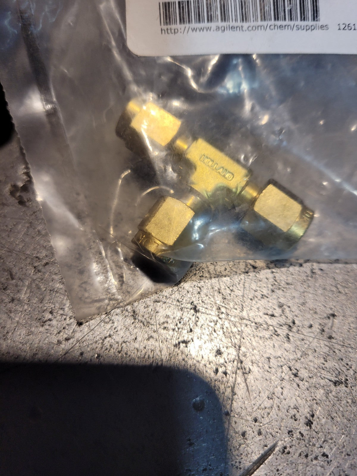 Agilent 0100-0090 Tee, 1/8 in, BRASS