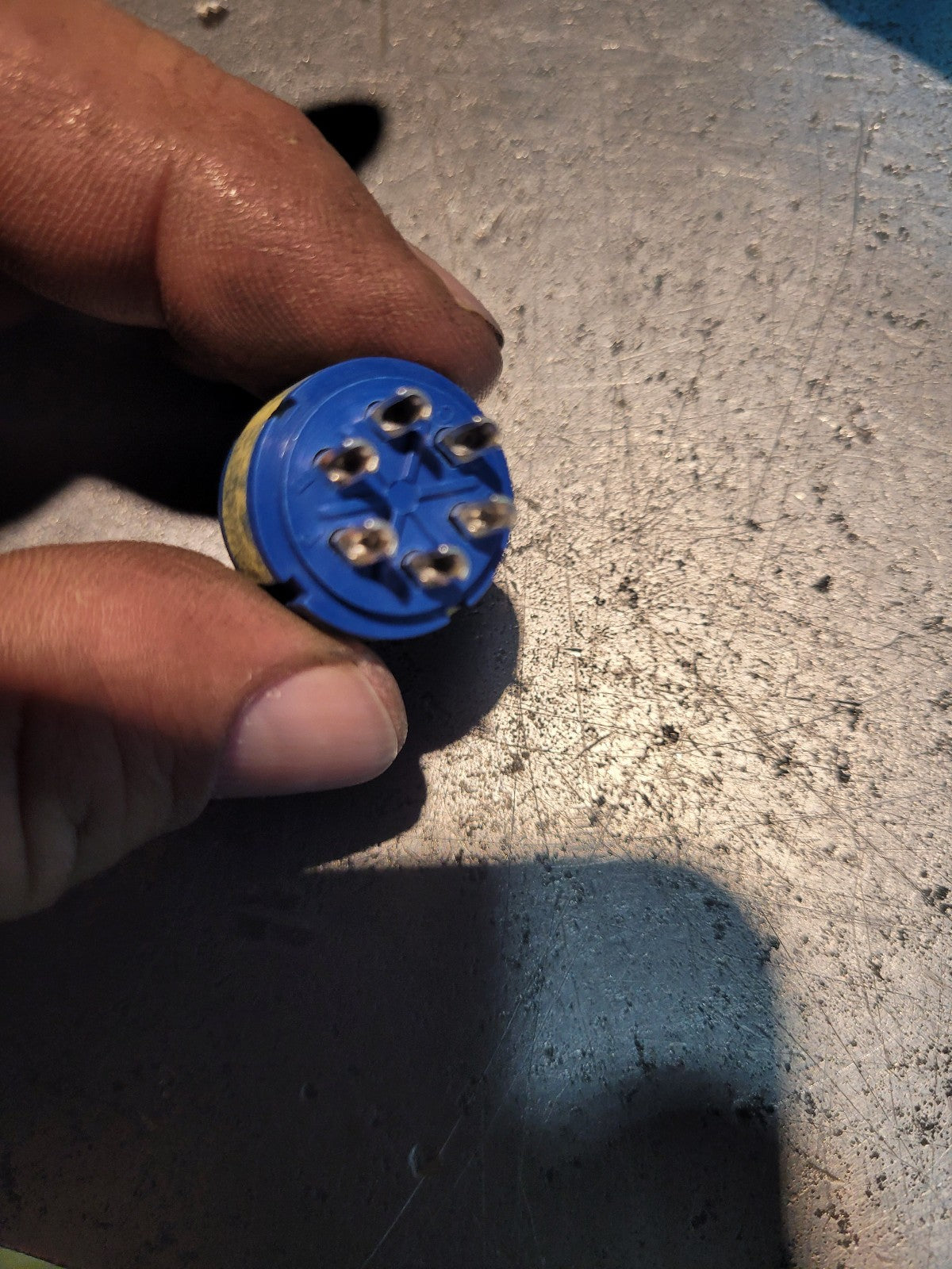LOT OF 4PC - U10-825810-12P 6 Position Circular Connector Insert