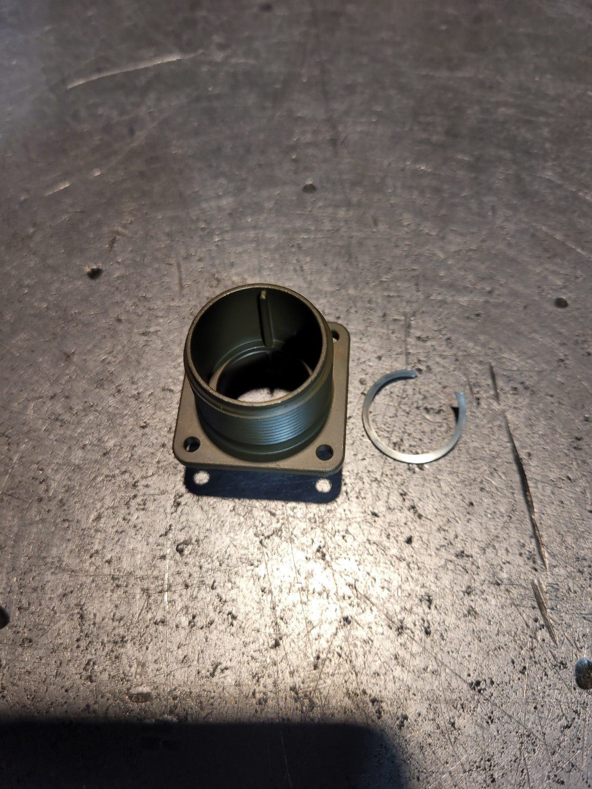 Amphenol 97-3102A-18 U10-821650-000 Connector