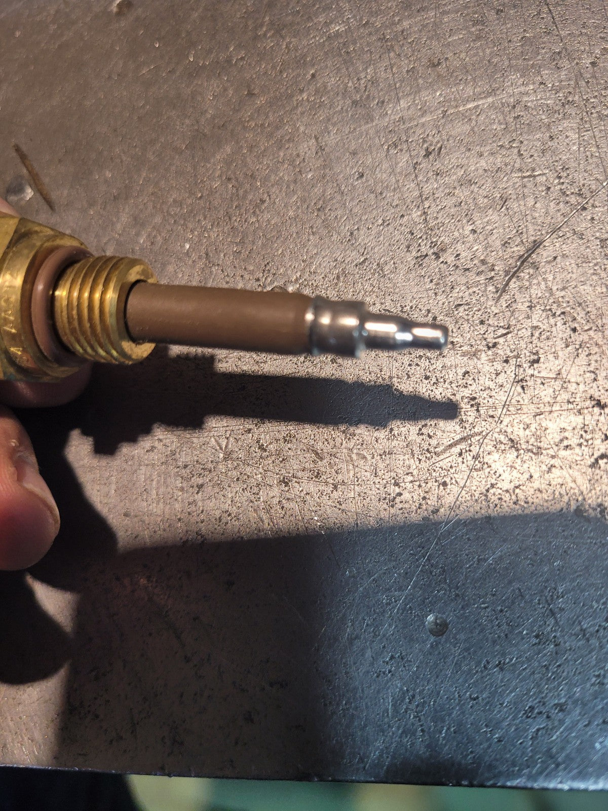 NEW GENUINE/ OEM 2872764 COOLANT TEMPERATURE SENSOR for CUMMINS ENGINE