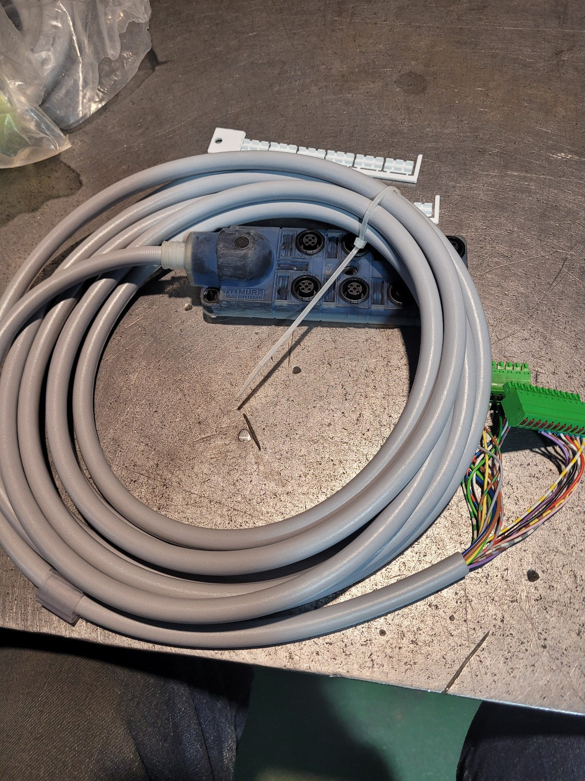8000-98510-3980500 Junction box