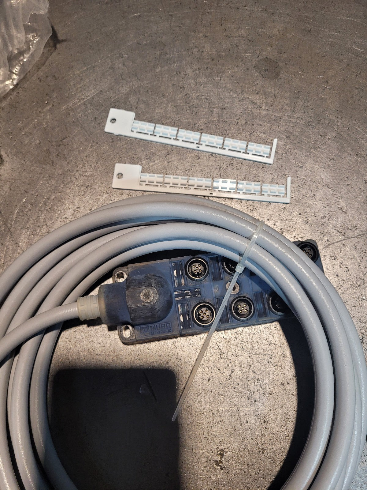 8000-98510-3980500 Junction box
