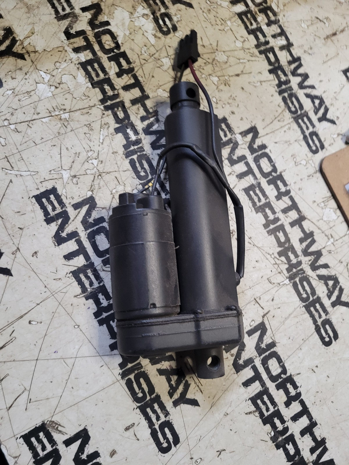 NEW S12-09A4-02 THOMSON Electrak 1 Actuator 12VDC, 1.8IN STROKE