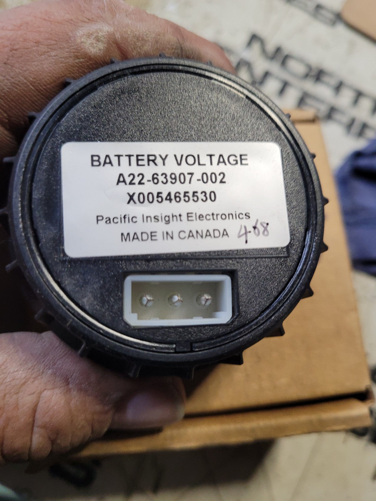A22-71449-002 Voltage Voltmeter Gauge 10-16 Volts