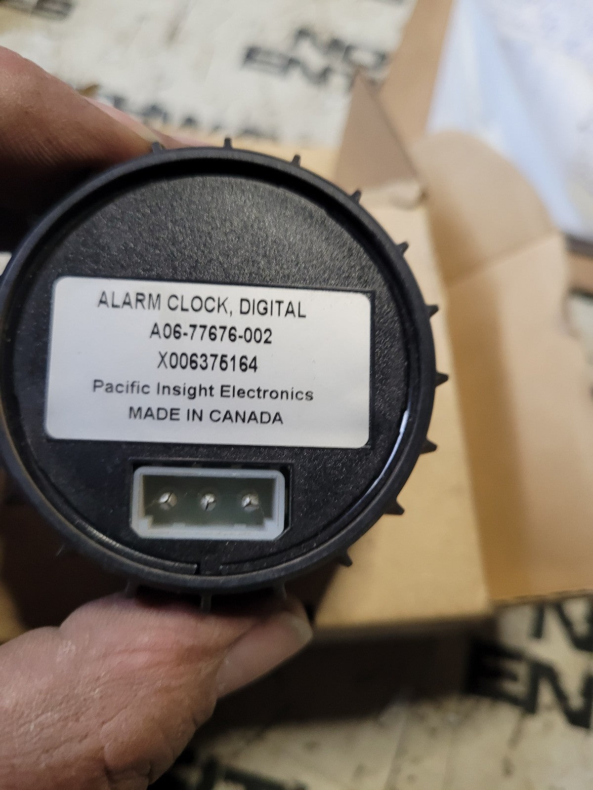A06-77676-002 DIGITAL ALARM CLOCK