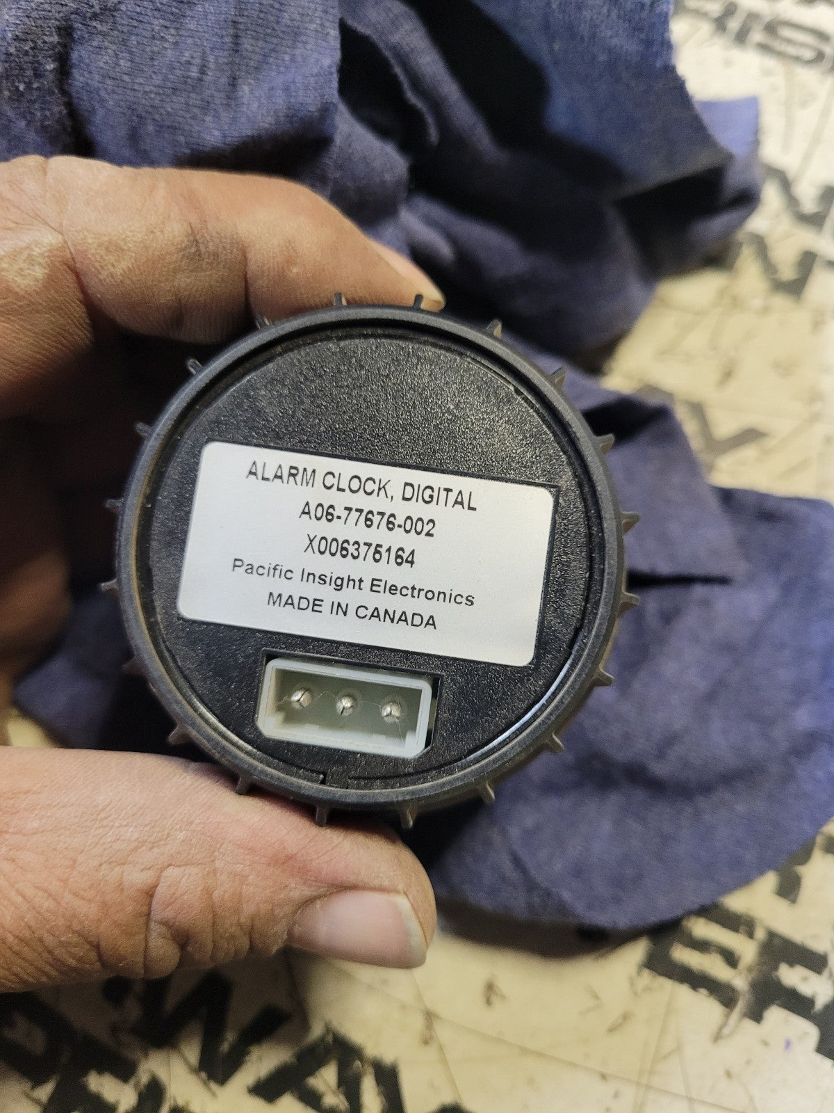 A06-77676-002 DIGITAL ALARM CLOCK