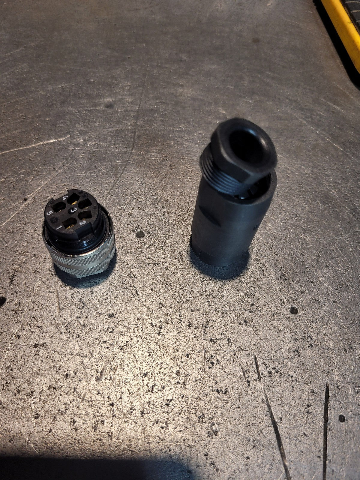 Turck B 4151-0/13,5 Connector Staight Female 5 Pole Conductor B4151-0/13.5