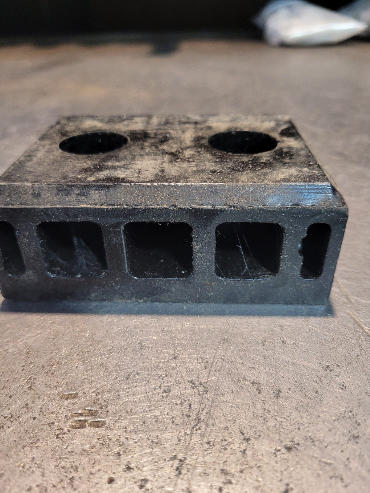 A17-18108-001 HOOD POLY MOUNT ISOLATOR