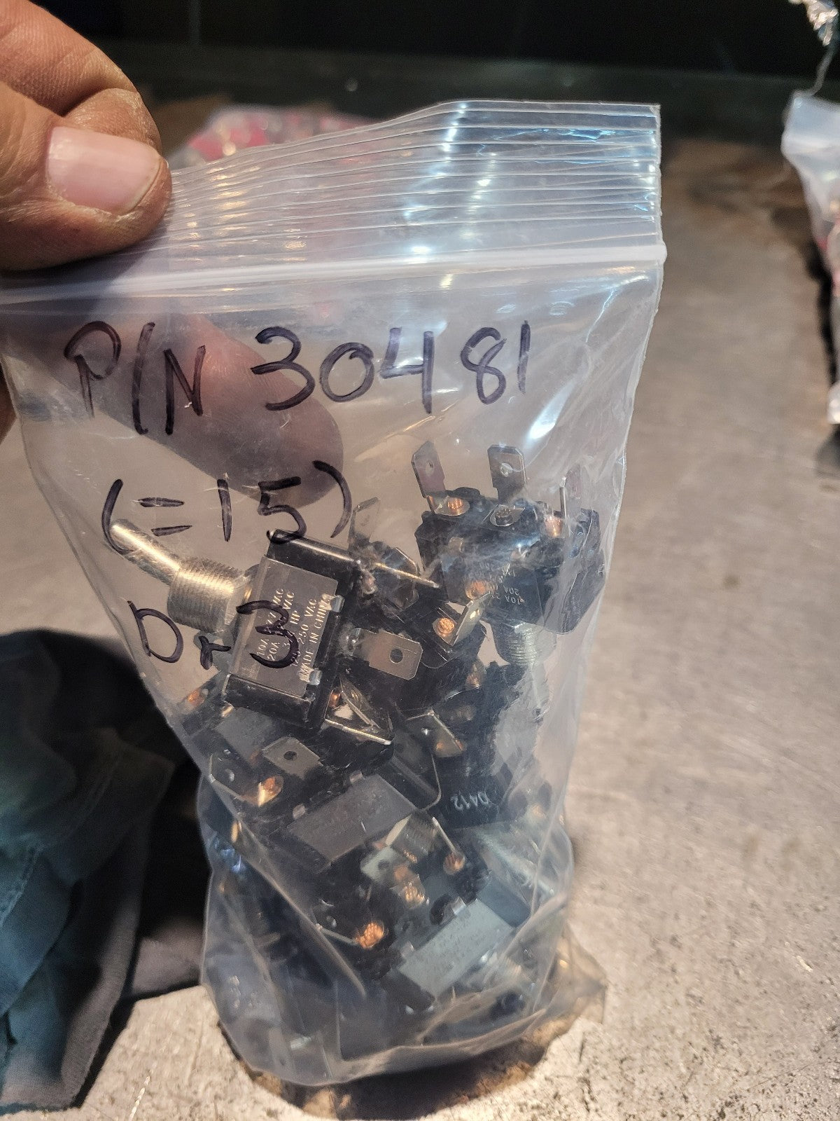 LOT OF 15PC - LR107402 SPDT (2-circuit) Toggle Switch On/Off/On
