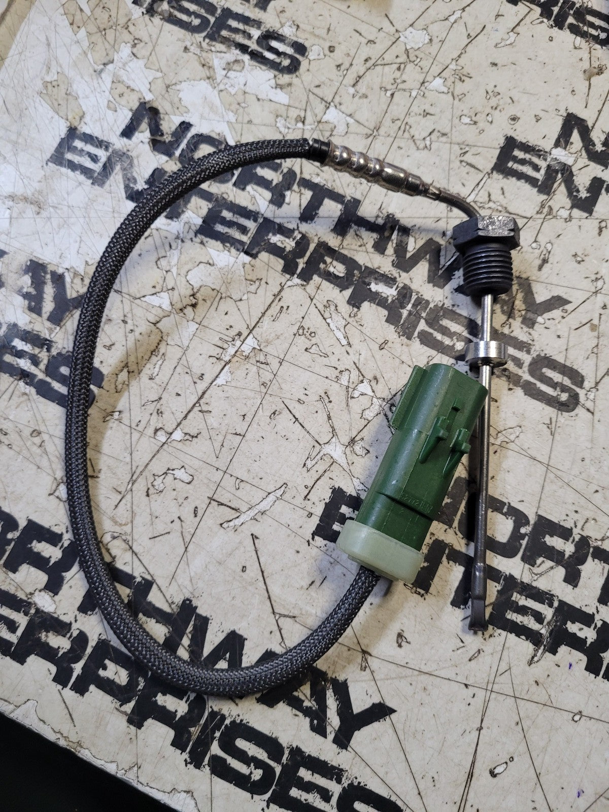 A6805402017 Genuine Detroit Diesel Temperature Sensor