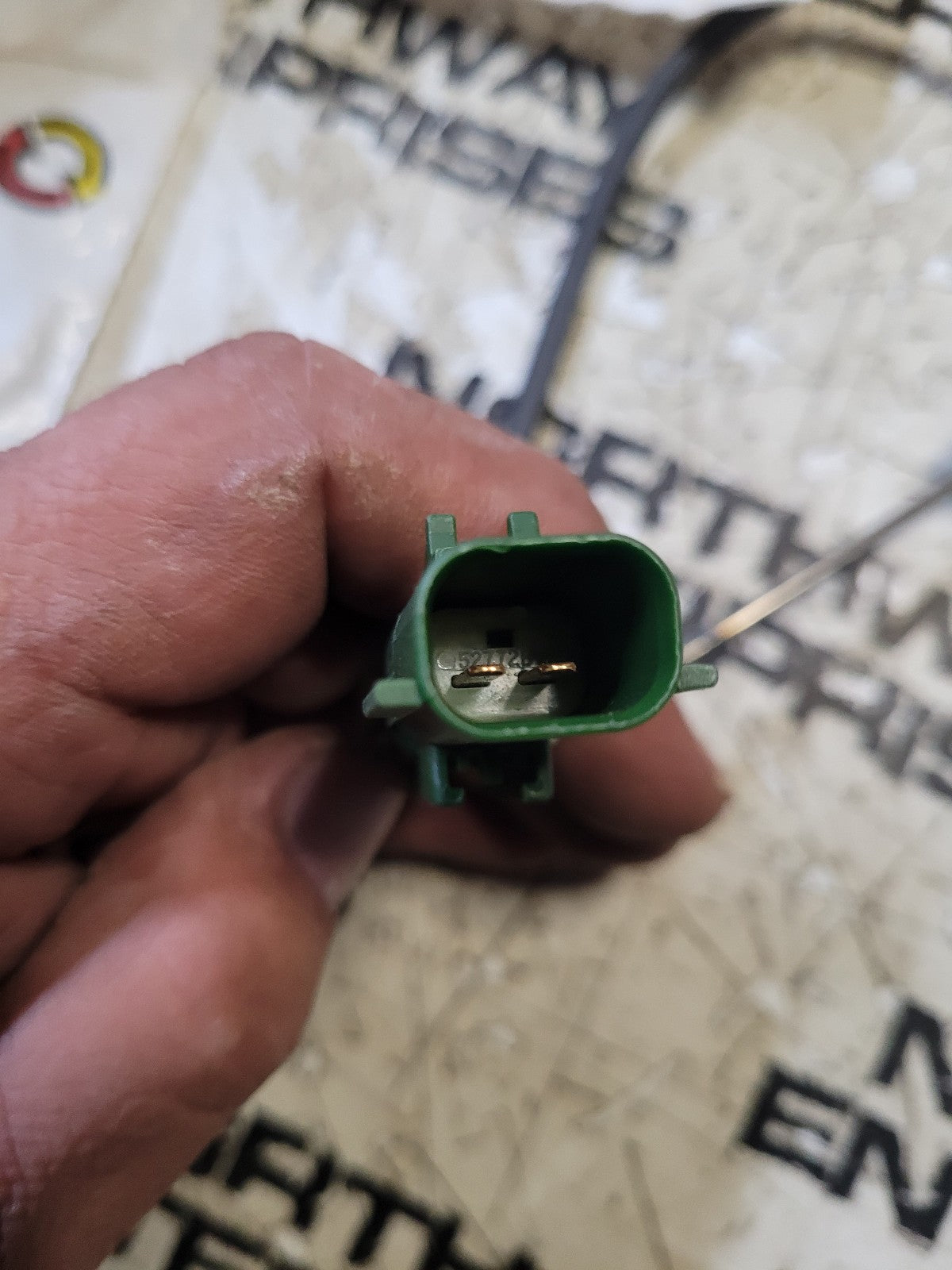 A6805402017 Genuine Detroit Diesel Temperature Sensor