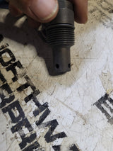 A0000912210  OEM DETROIT DDE F/PUMP VALVE