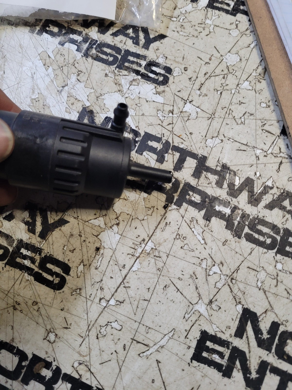 Windshield Washer Squirter Pump Compatible With PETERBILT 066011A 370 330 335 Se