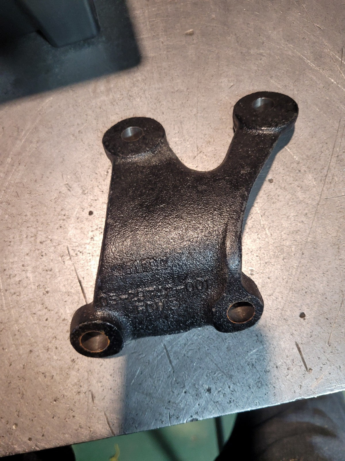 NEW 05-29742-001 RADIATOR SUPPORT BRACKET FREIGHTLINER