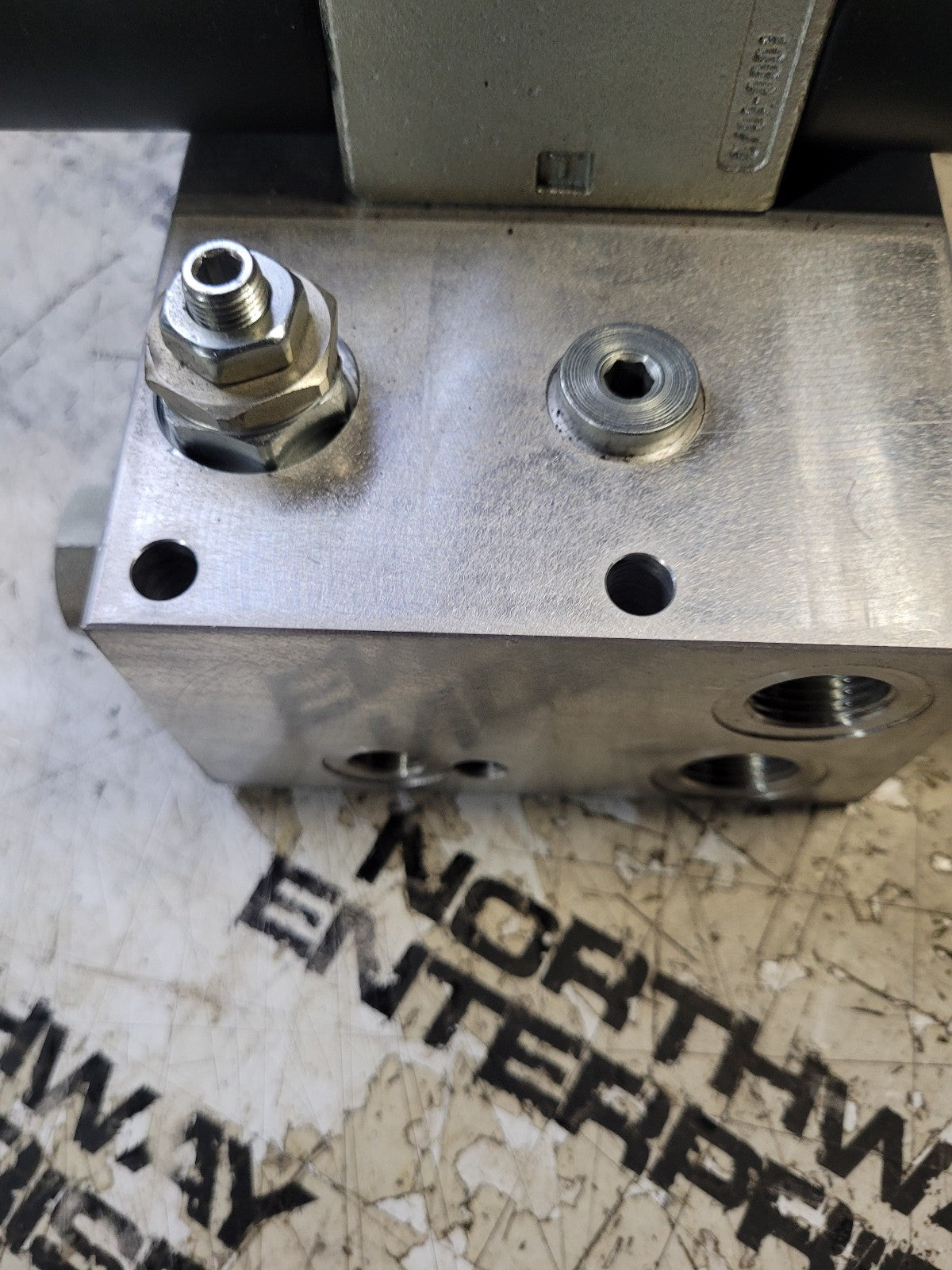 Rexroth R934002251 L5111G201AC0100 R933004446 CONTROL VALVE BANK