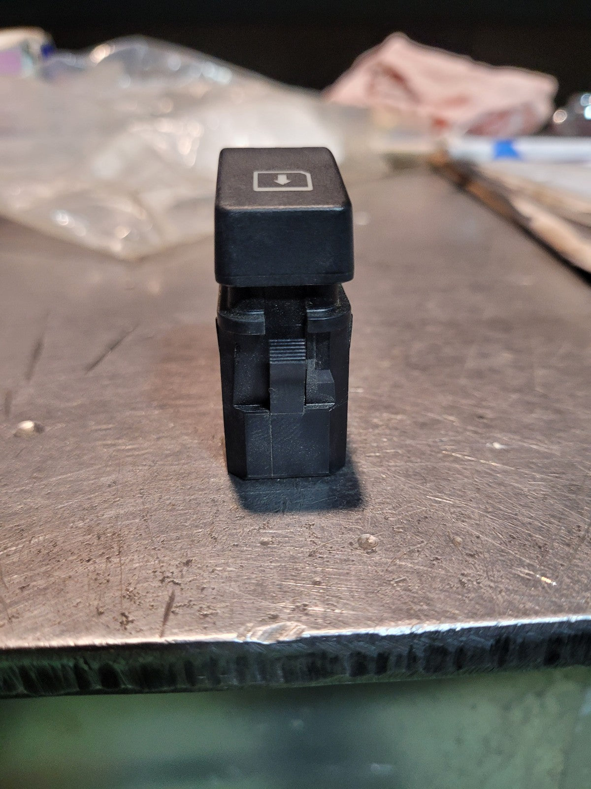 NEW A06-81625-000 FREIGHTLINER POWER WINDOW SWITCH