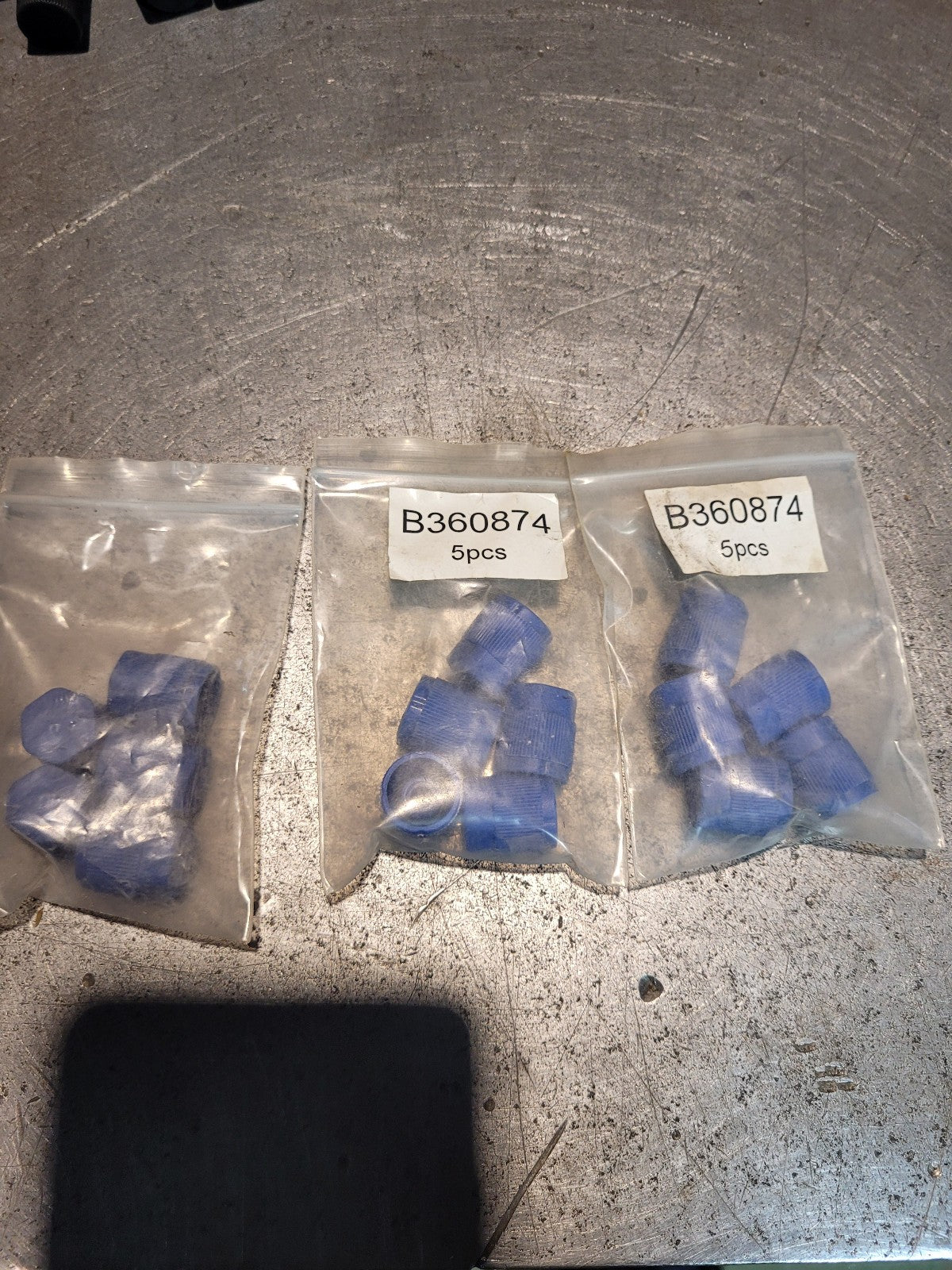 LOT OF AC CAPS VH13050 VH13050 B360874