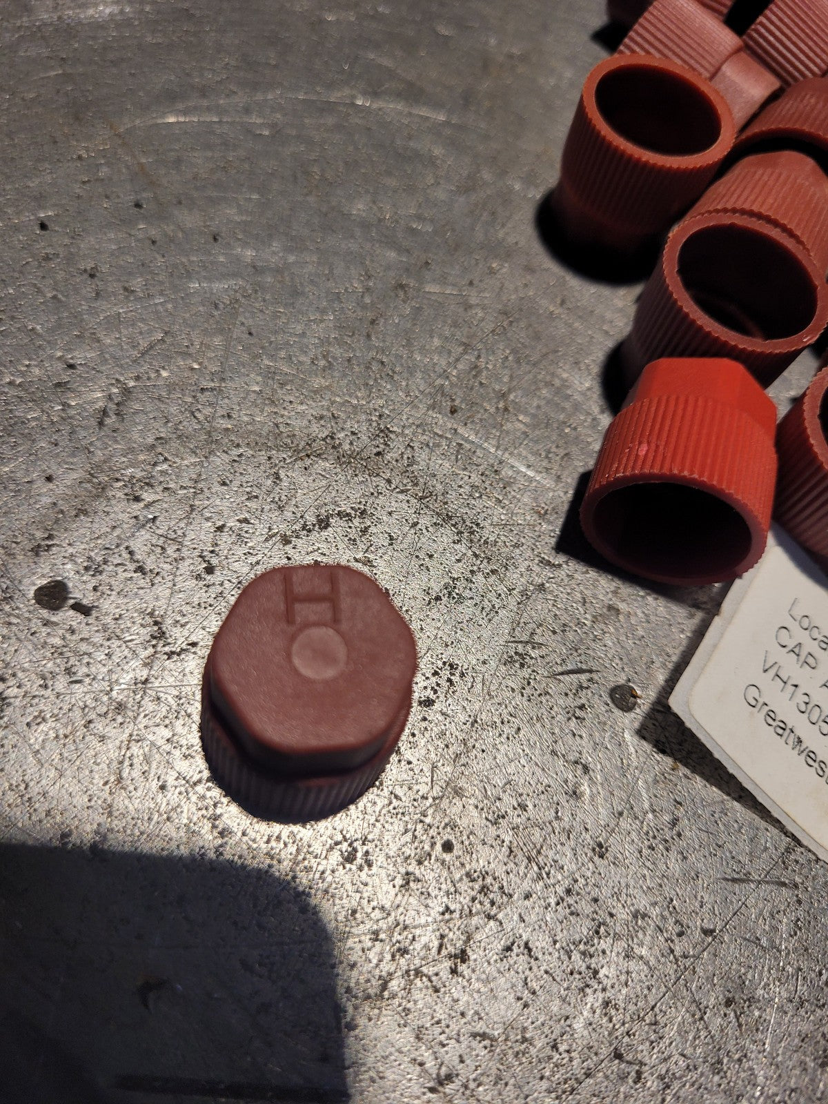 LOT OF AC CAPS VH13050 VH13050 B360874
