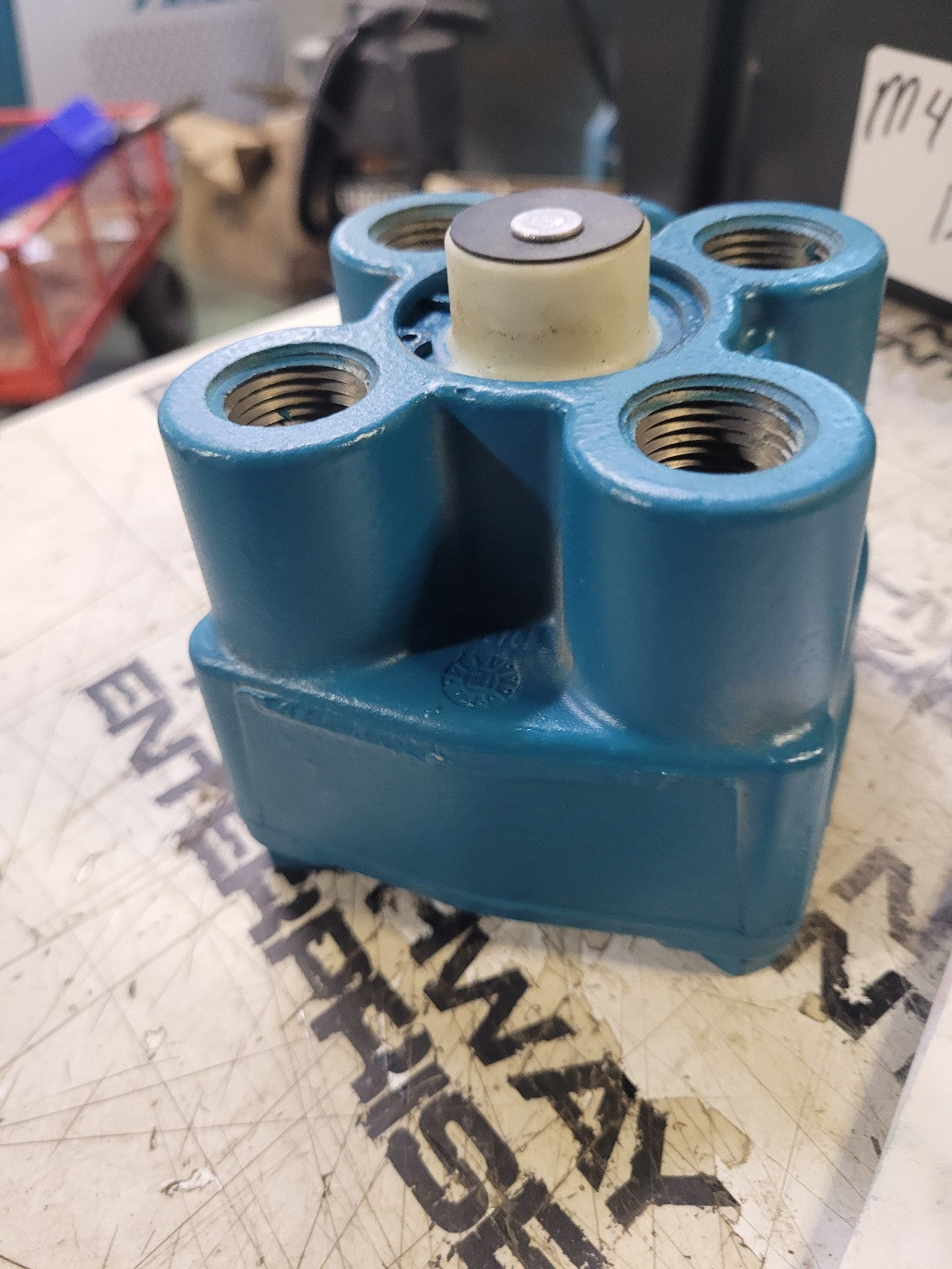 Bendix Genuine OR102626X Relay Valve w/ Bracket - R-12