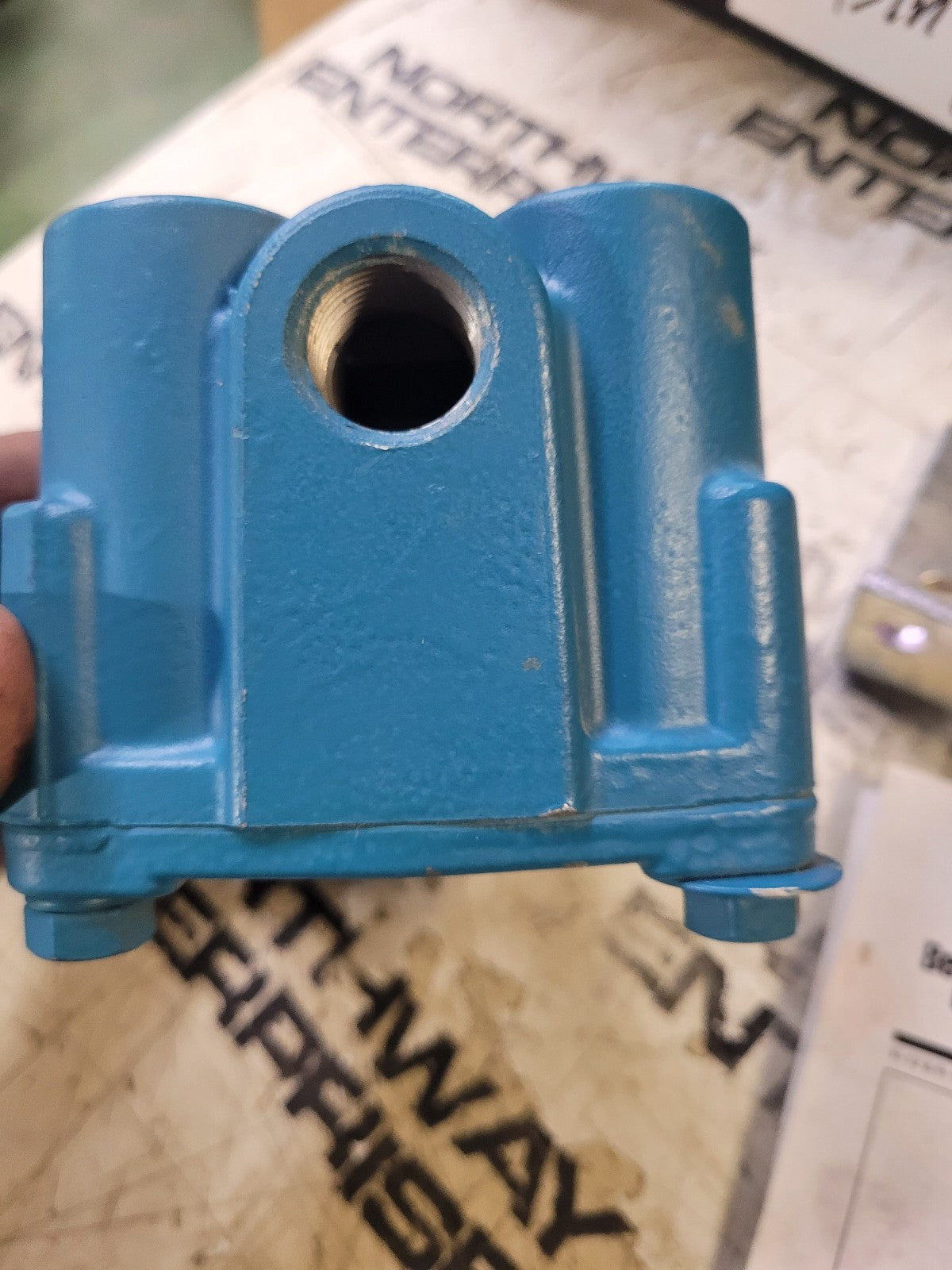 Bendix Genuine OR102626X Relay Valve w/ Bracket - R-12
