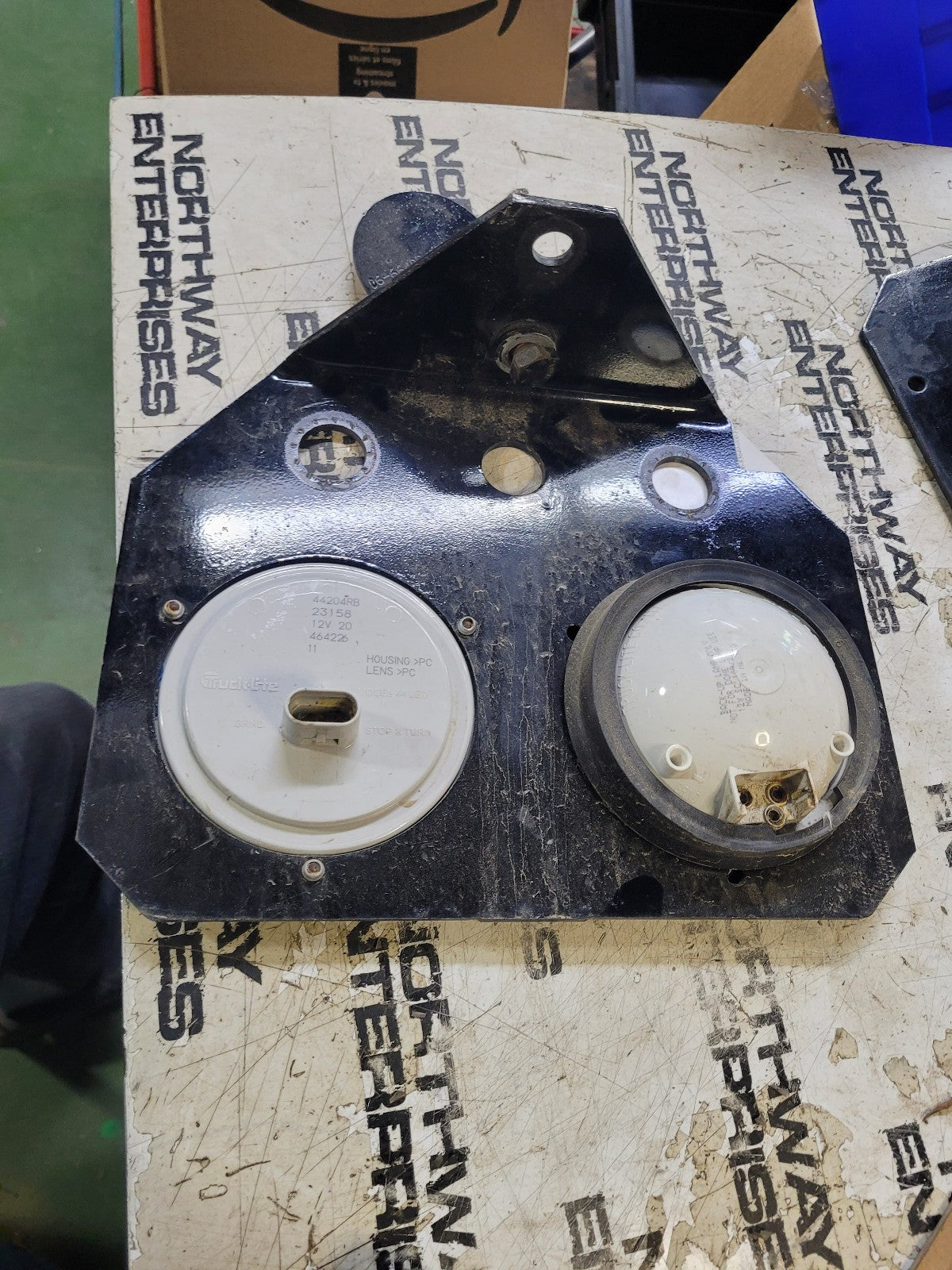 06-83649-000 Freightliner Genuine OEM Taillight Set