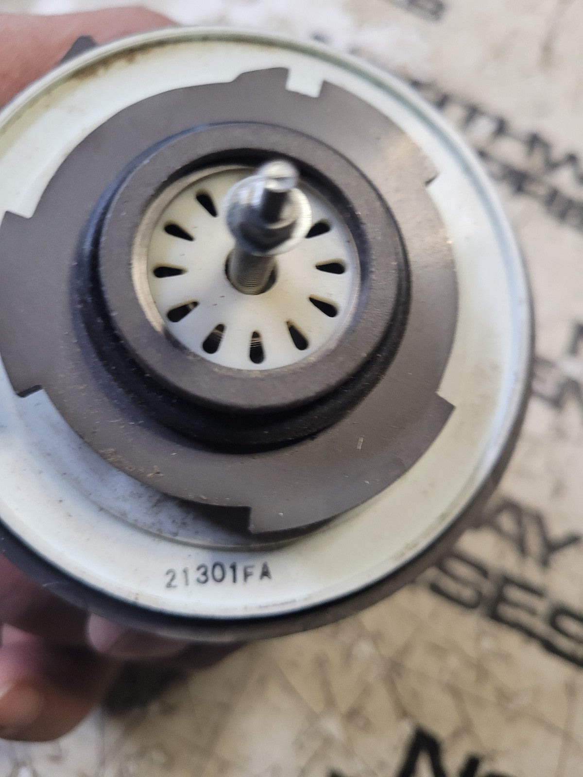 4326285 RESIVOIR BREATHER CAP