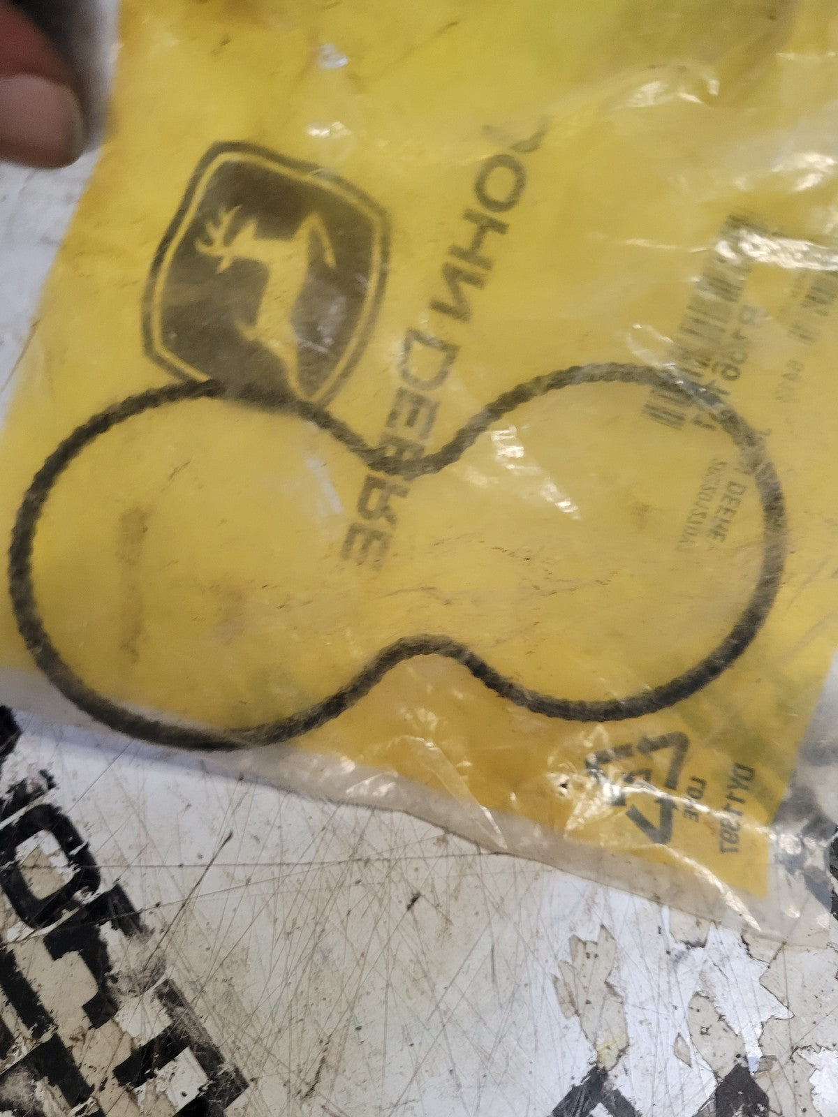 JOHN DEERE R136151 SEAL