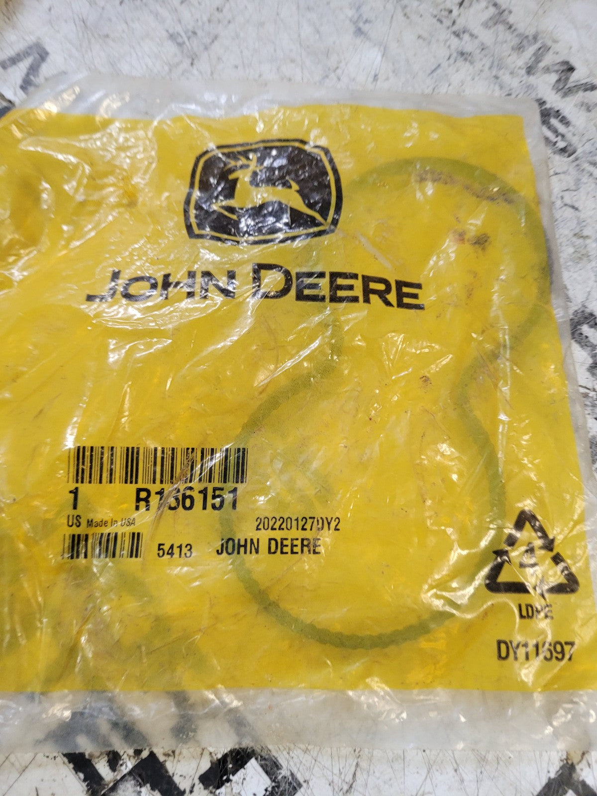 JOHN DEERE R136151 SEAL