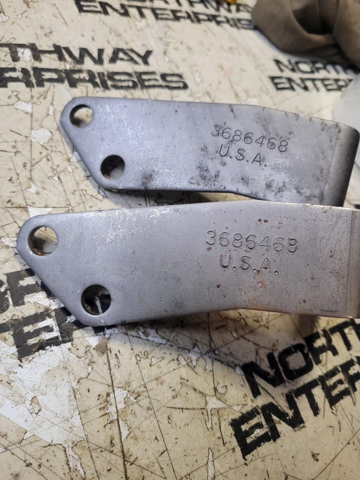 3686468 CUMMINS BRACKET SET