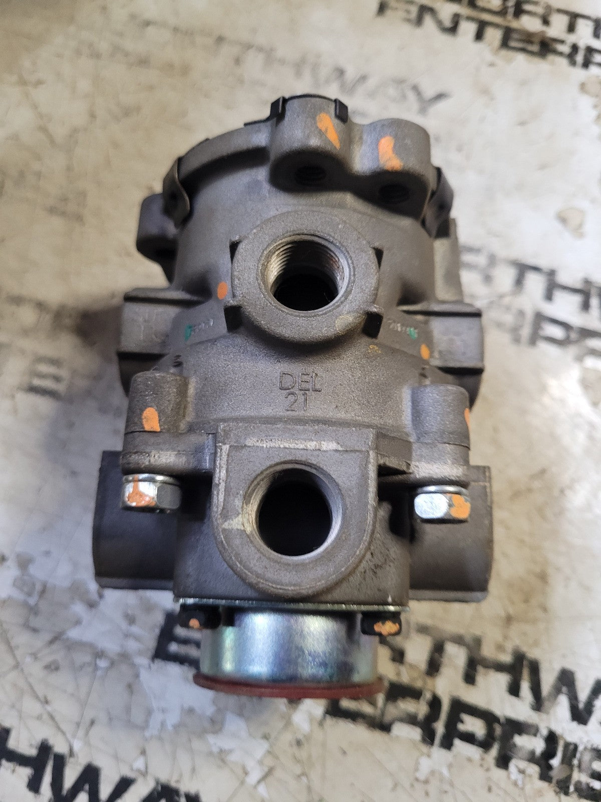 Genuine Bendix 802911BXW Bendix E-6® Series Dual Circuit Foot Brake Valve