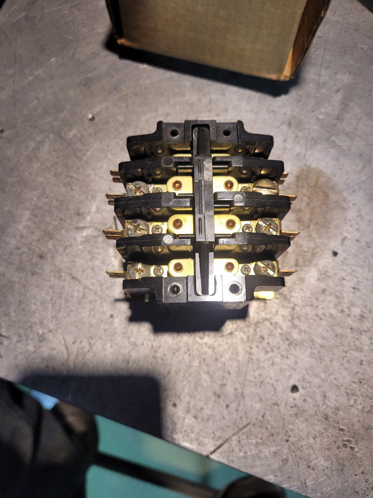 NEW 42BE25AG106 FURNAS MAGNETIC CONTACTOR  4 POLE 30A RATING 208-240V