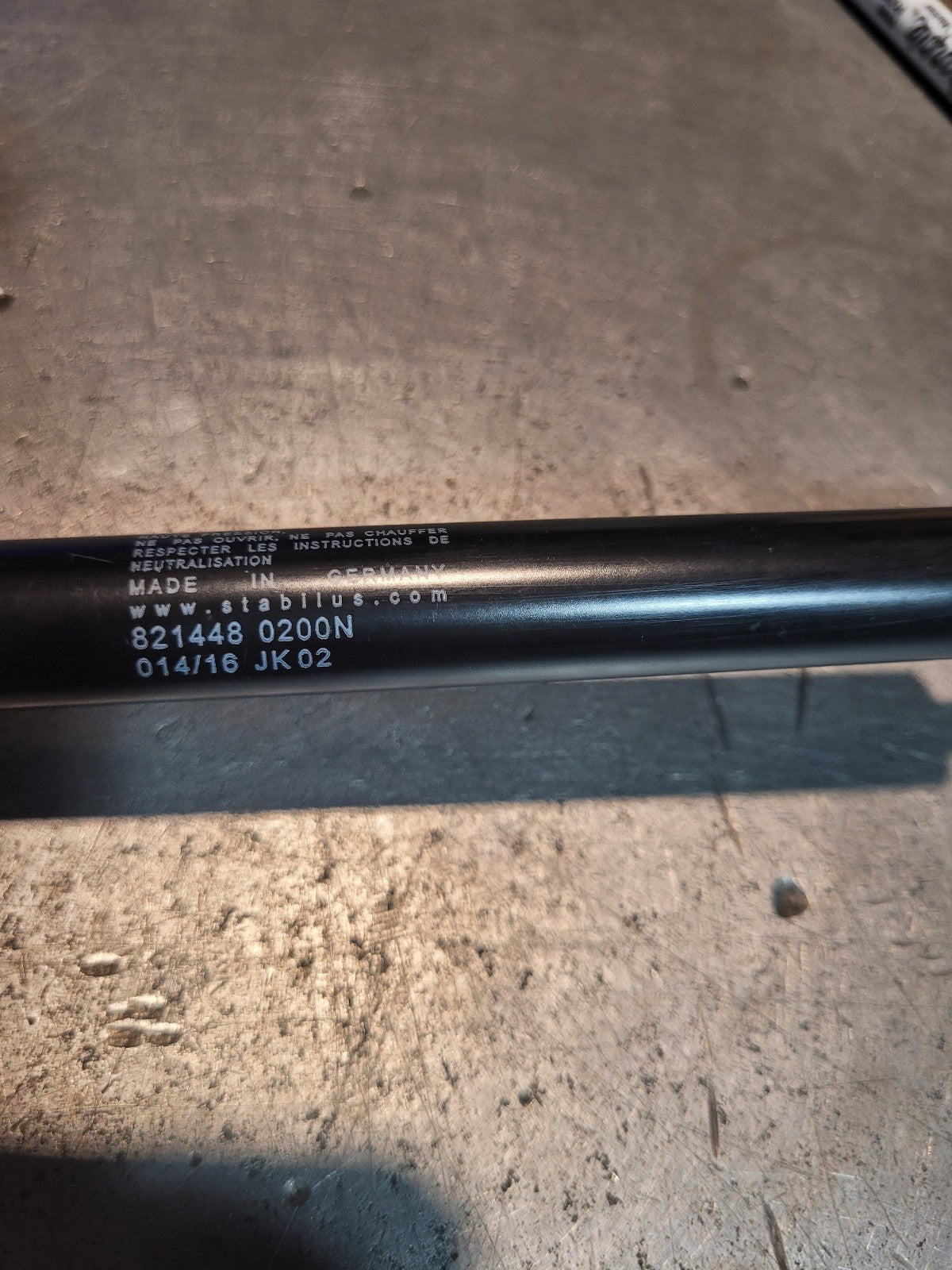 NEW GENUINE VOLVO 17208460 VOE17208460 GAS SPRING
