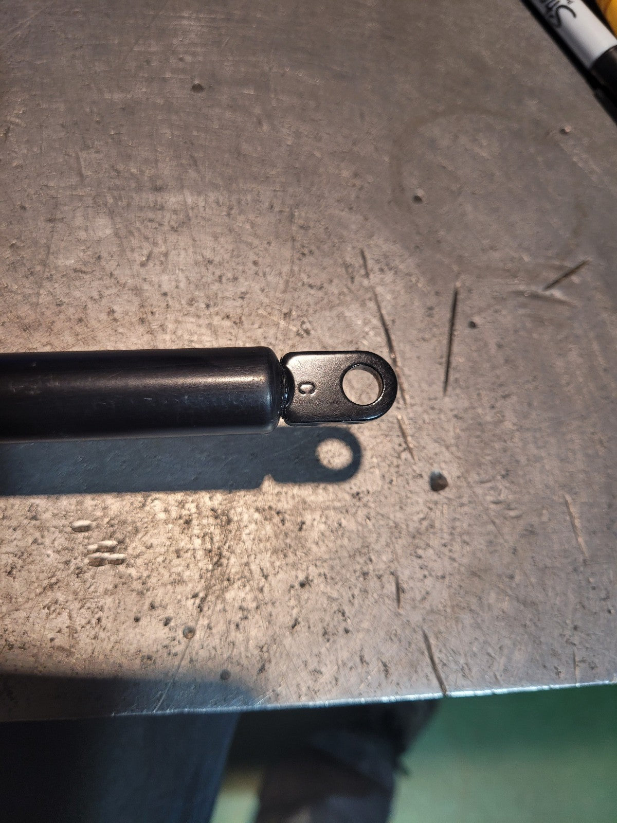 NEW GENUINE VOLVO 17208460 VOE17208460 GAS SPRING