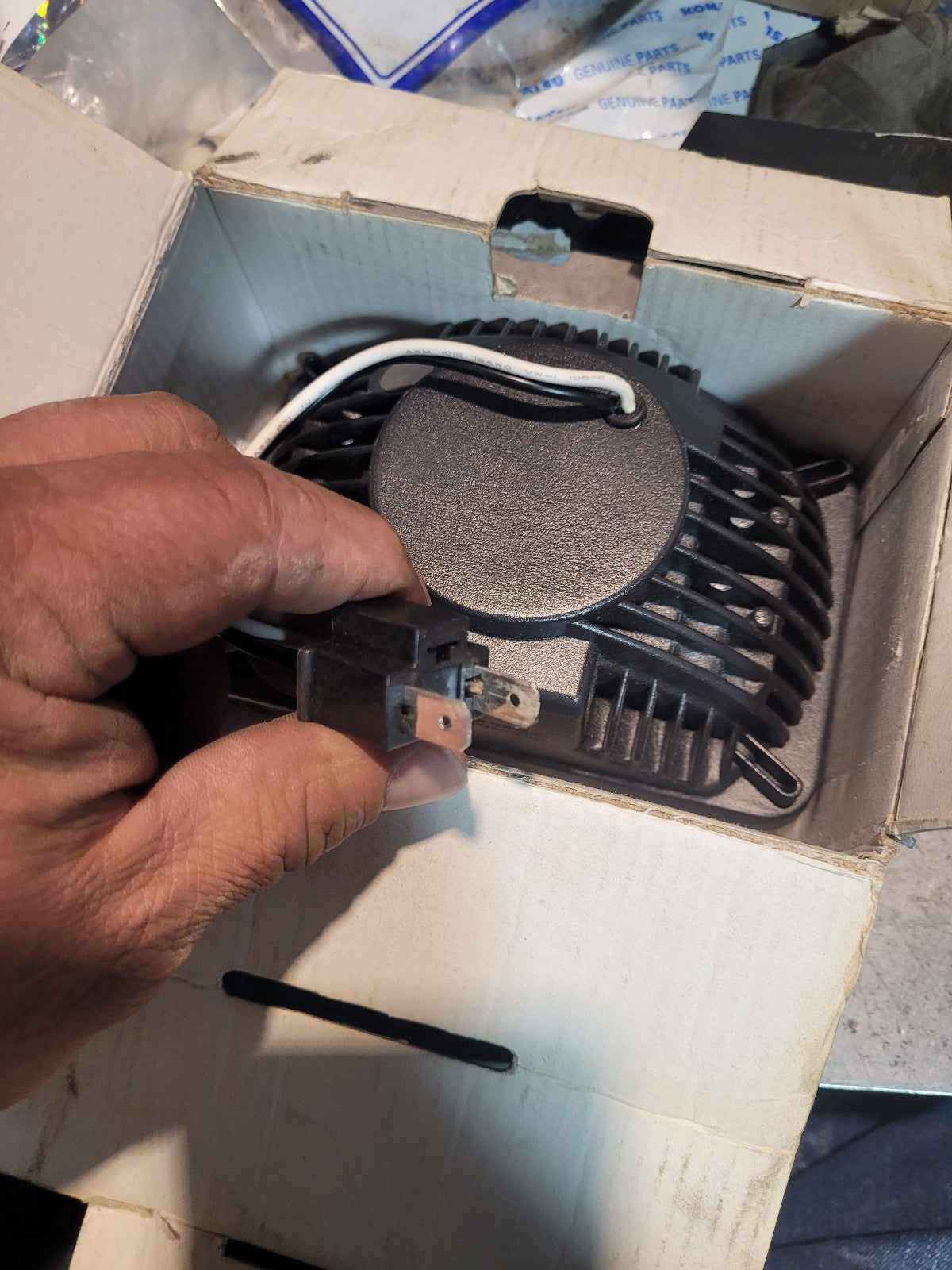 Trux Accessories TLED-H11 4" x 6" LED Projector Headlight - High Beam - Heated