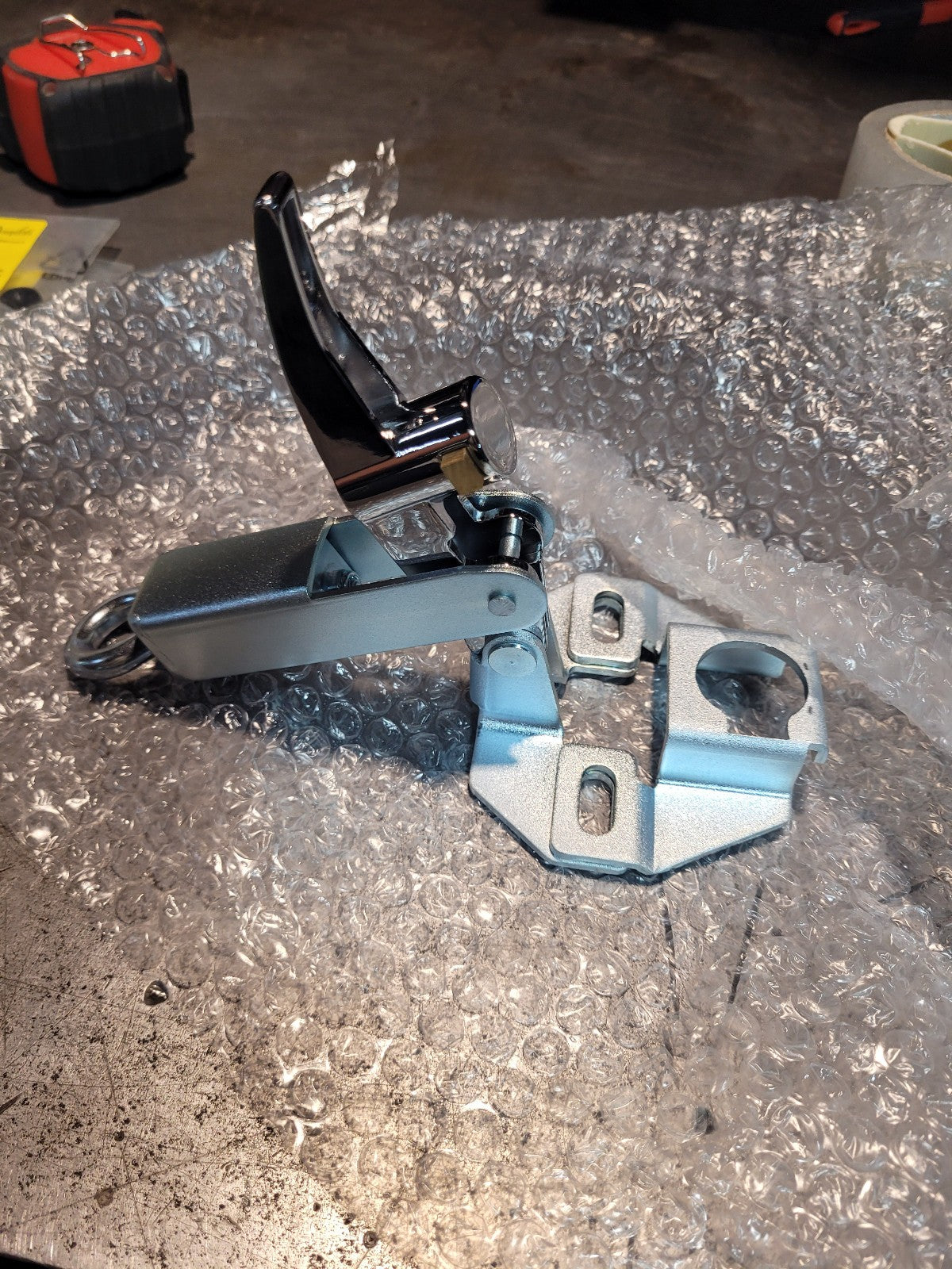 207-54-43833 KOMATSU DOOR CATCHER