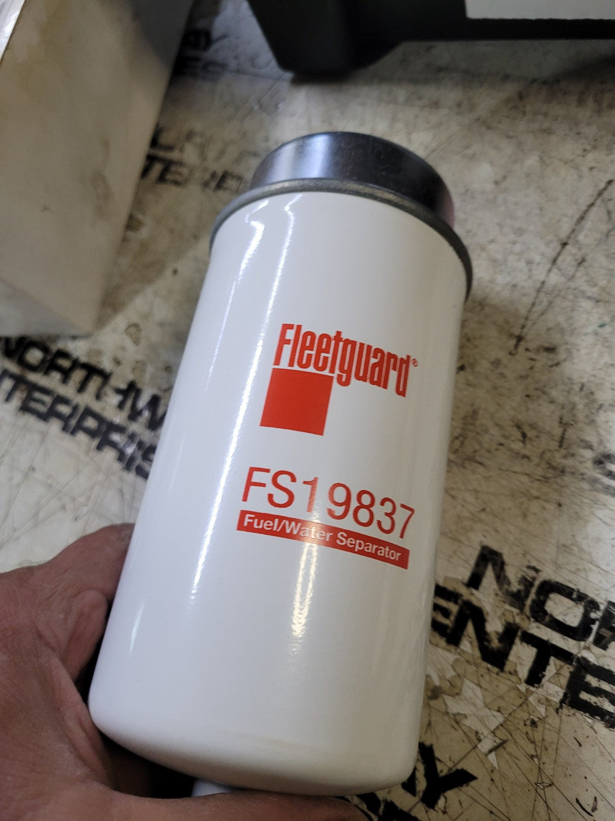 FS19837 FLEETGUARD FUEL FILTER