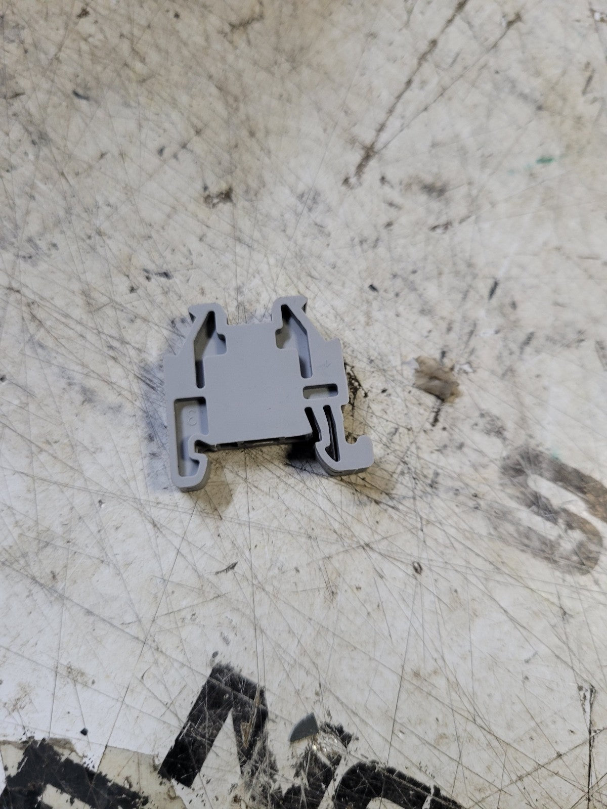 1 BAG OF 257PC -  3022263 – Connector End Bracket, Rail Type For CLIPLINE Series