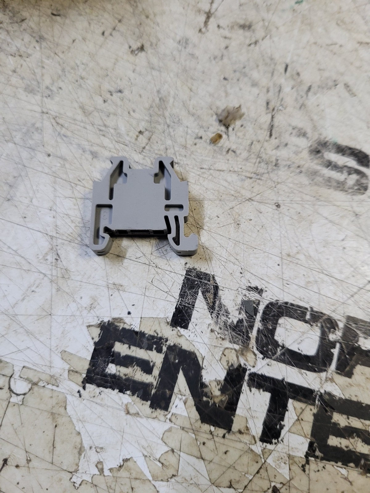 1 BAG OF 237PC -  3022263 – Connector End Bracket, Rail Type For CLIPLINE Series