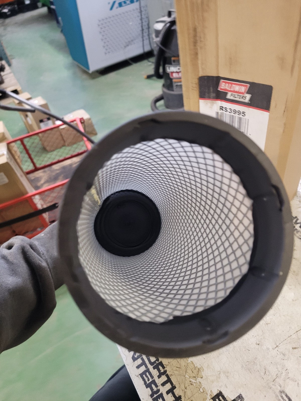 NEW R53995 BALDWIN AIR FILTER