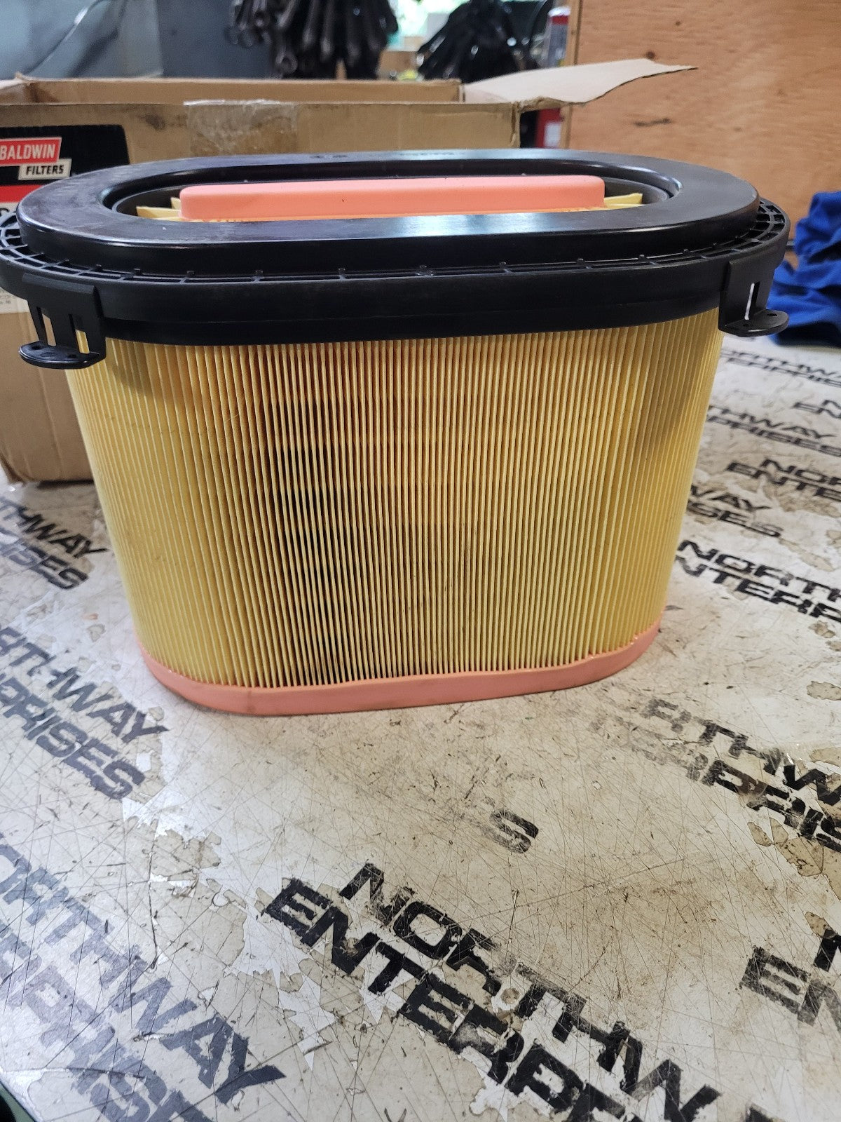 NEW PA30118 BALDWIN AIR FILTER