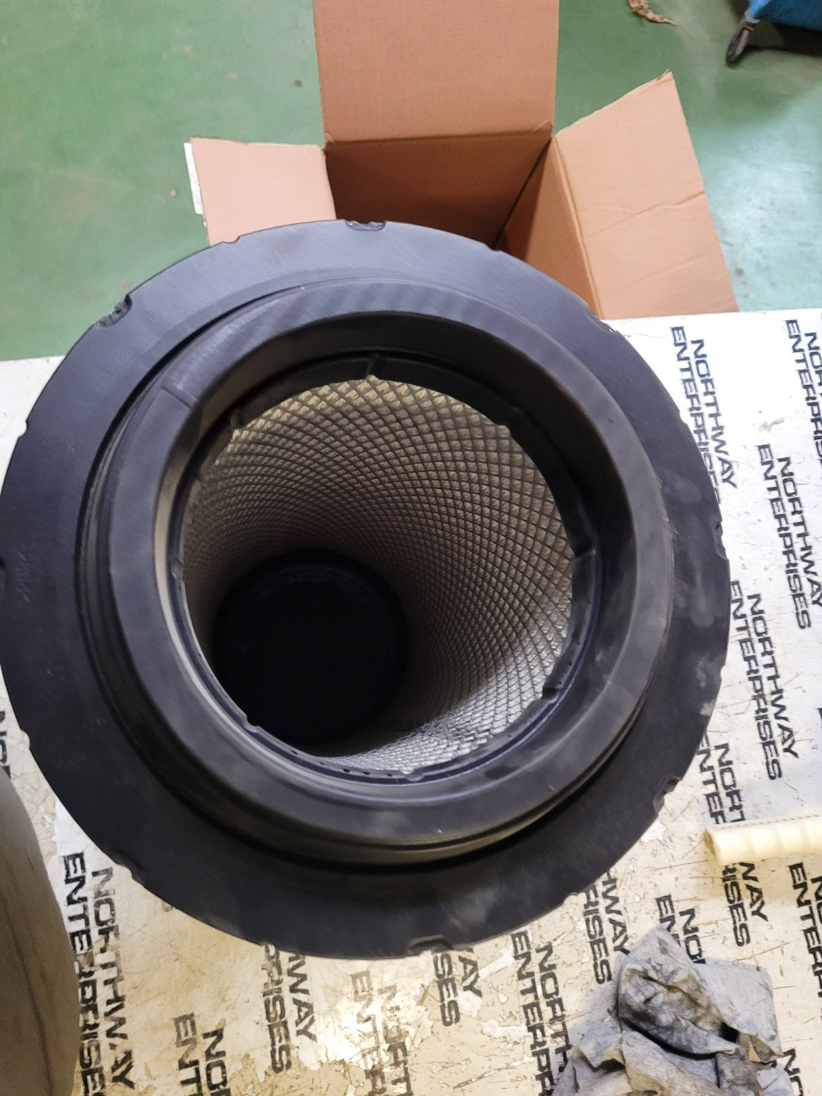 NEW RS5537 BALDWIN AIR FILTER