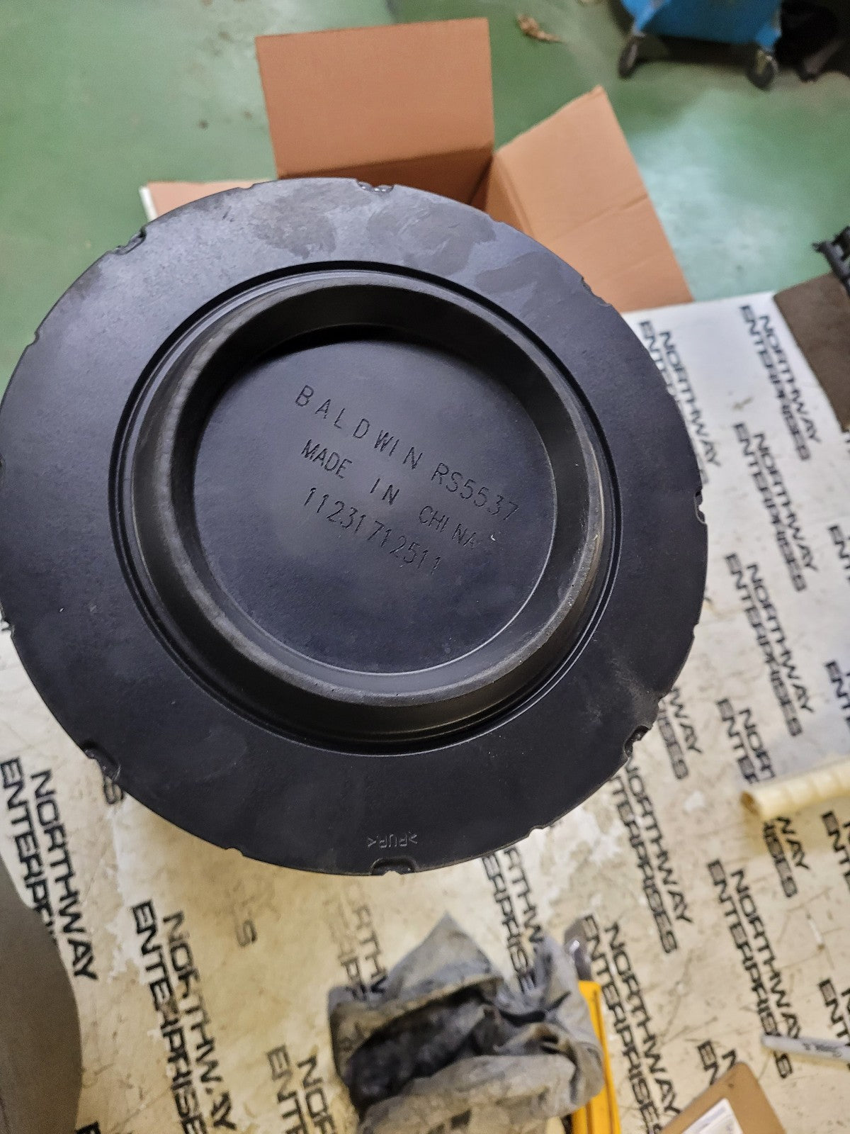 NEW RS5537 BALDWIN AIR FILTER