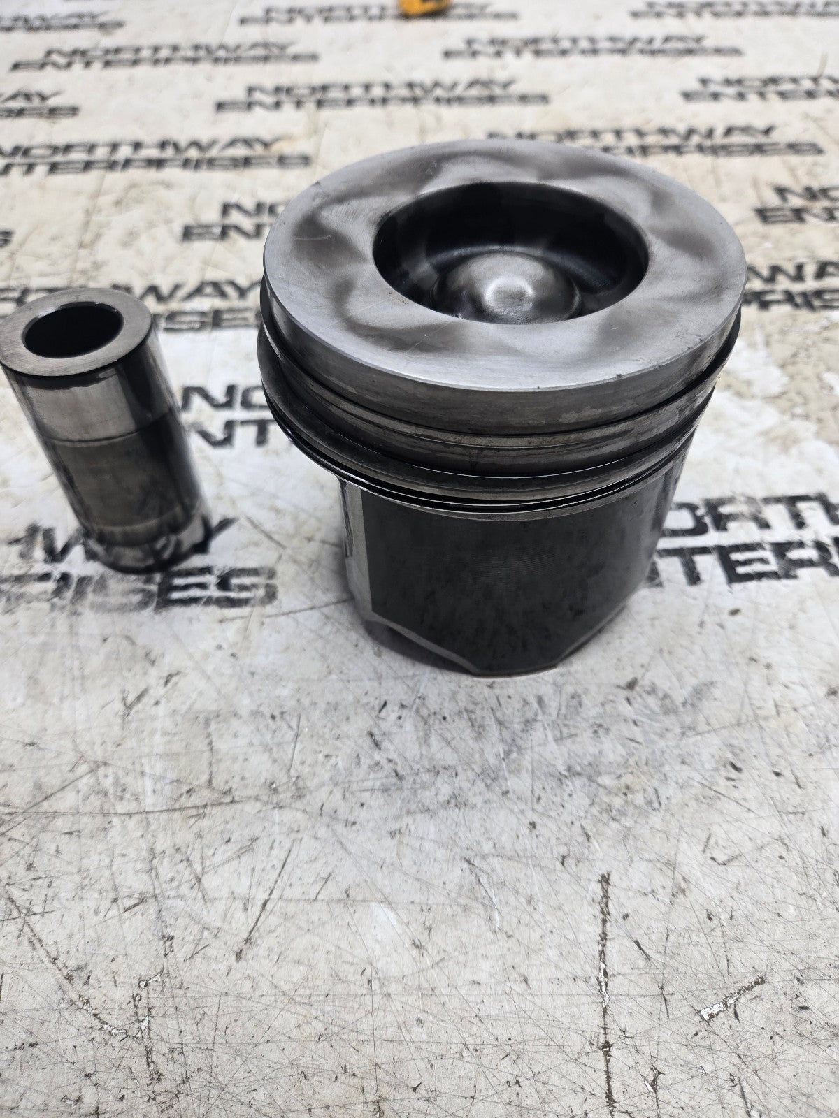 1843285C2 6.0L POWERSTROKE USED PISTON