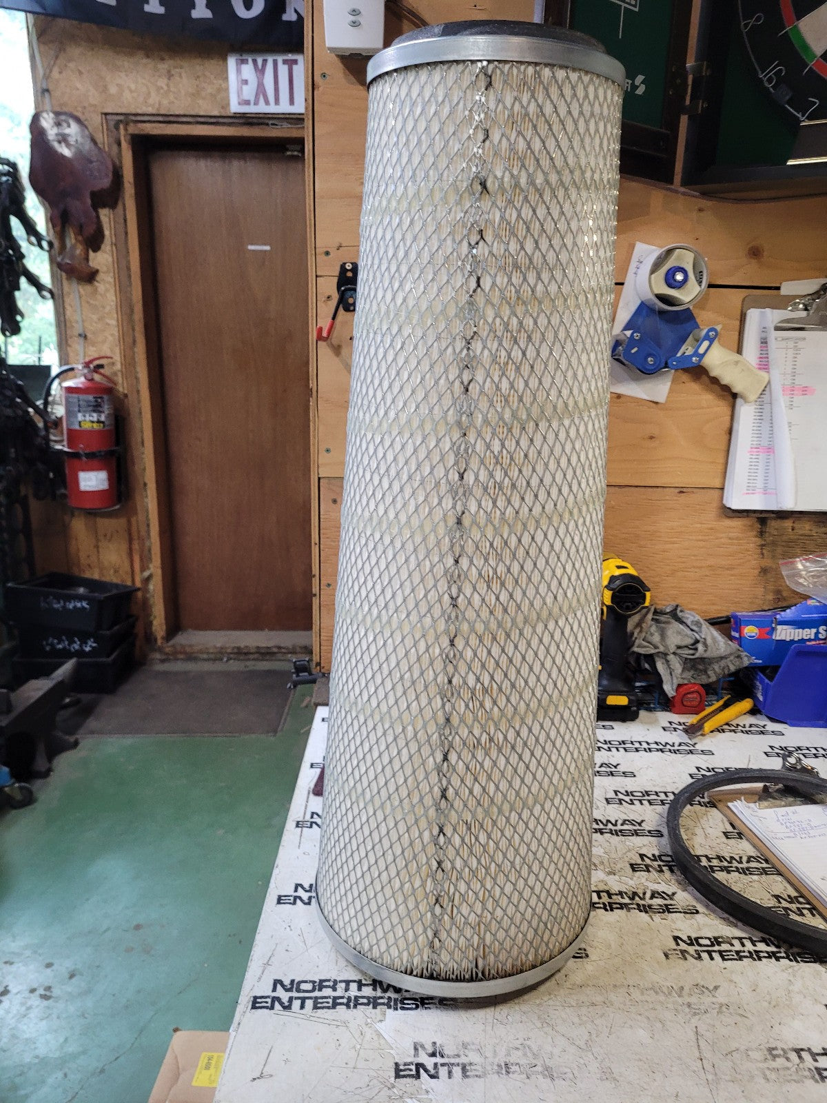 Fleetguard AF4588M Air Filter CROSS P522293 PA2732 FORD D7HA9600EA WIX 42610