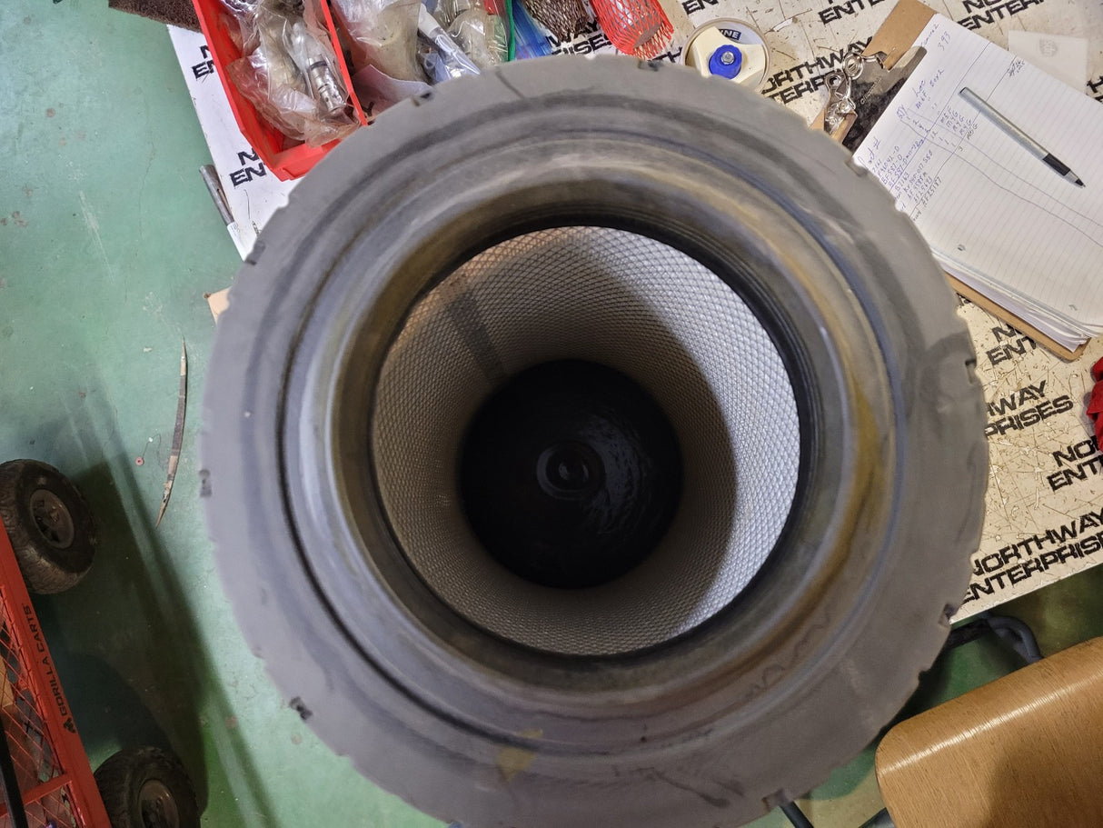 AF25333 FLEETGUARD AIR FILTER CROSS RS3727 P776745 SA17130 F026400083