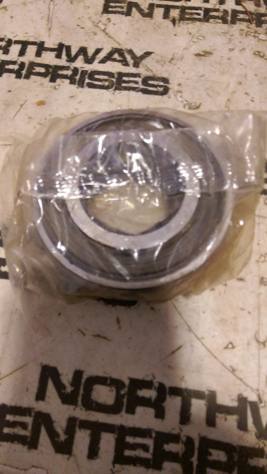 NEW HPS-108-GPB HPS108GPB BORE BEARING