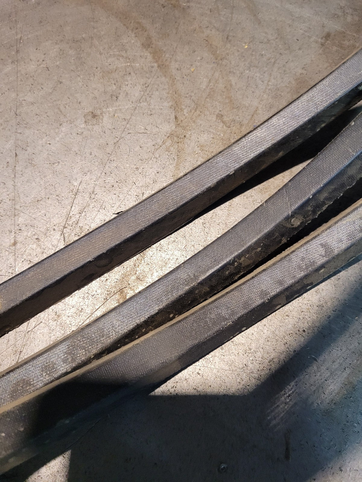 NEW C126 GATES BELT 7/8 in Top Width, 1 Strand, 130 in OD